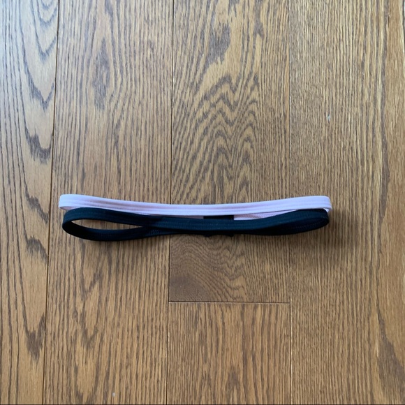 Baby Pink & Black Lululemon Headband ✨ - Picture 2 of 2